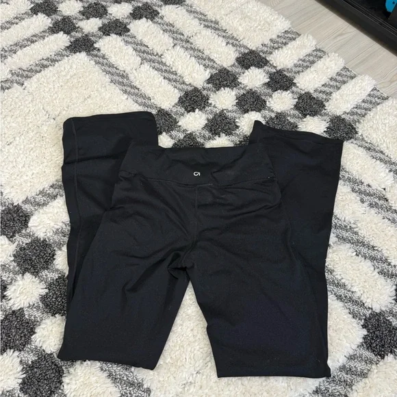 GAP Fit Black Flare Women's Pants - Picture 3 of 5